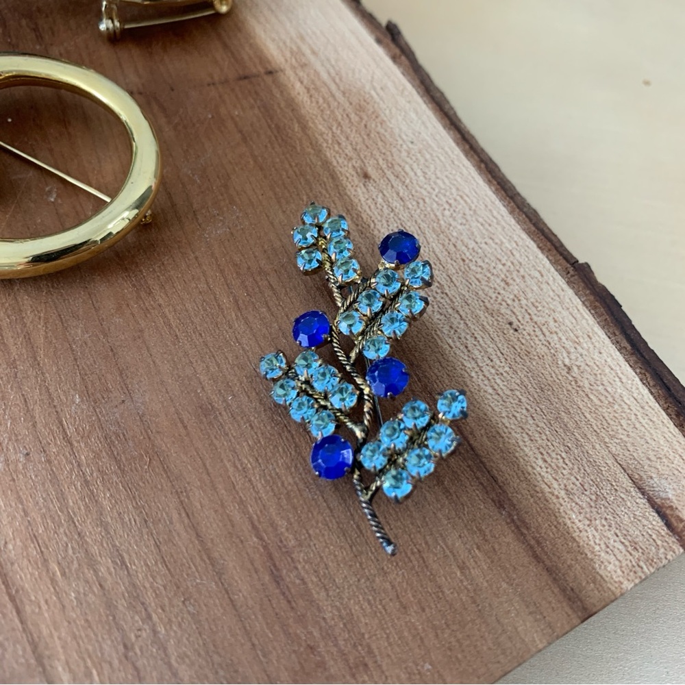 Vintage Blue Crystal Floral Brooch